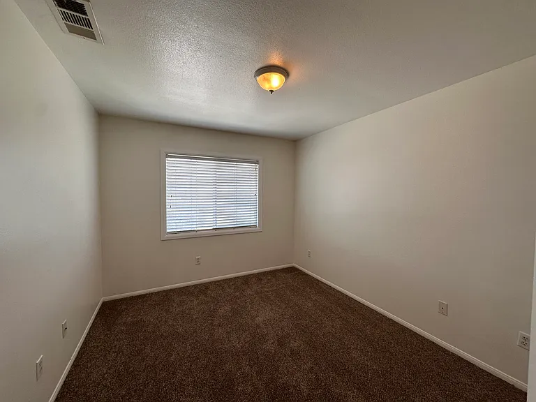 3987 Kenmore Ave — Photo 14