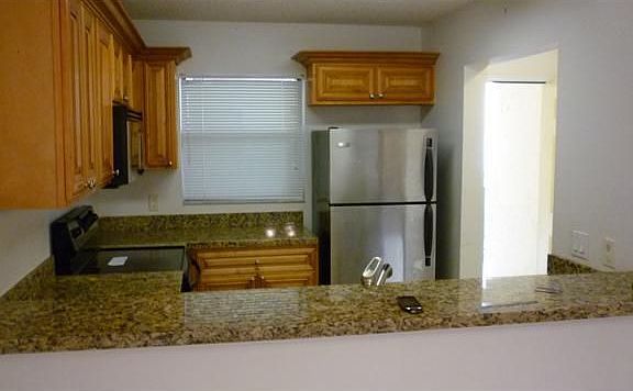 5th image of 1473 Lake Crystal Dr APT F