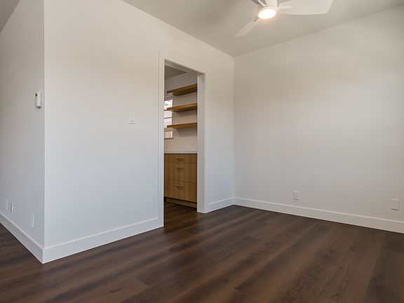 5th image of 13503 Moorpark St APT 4