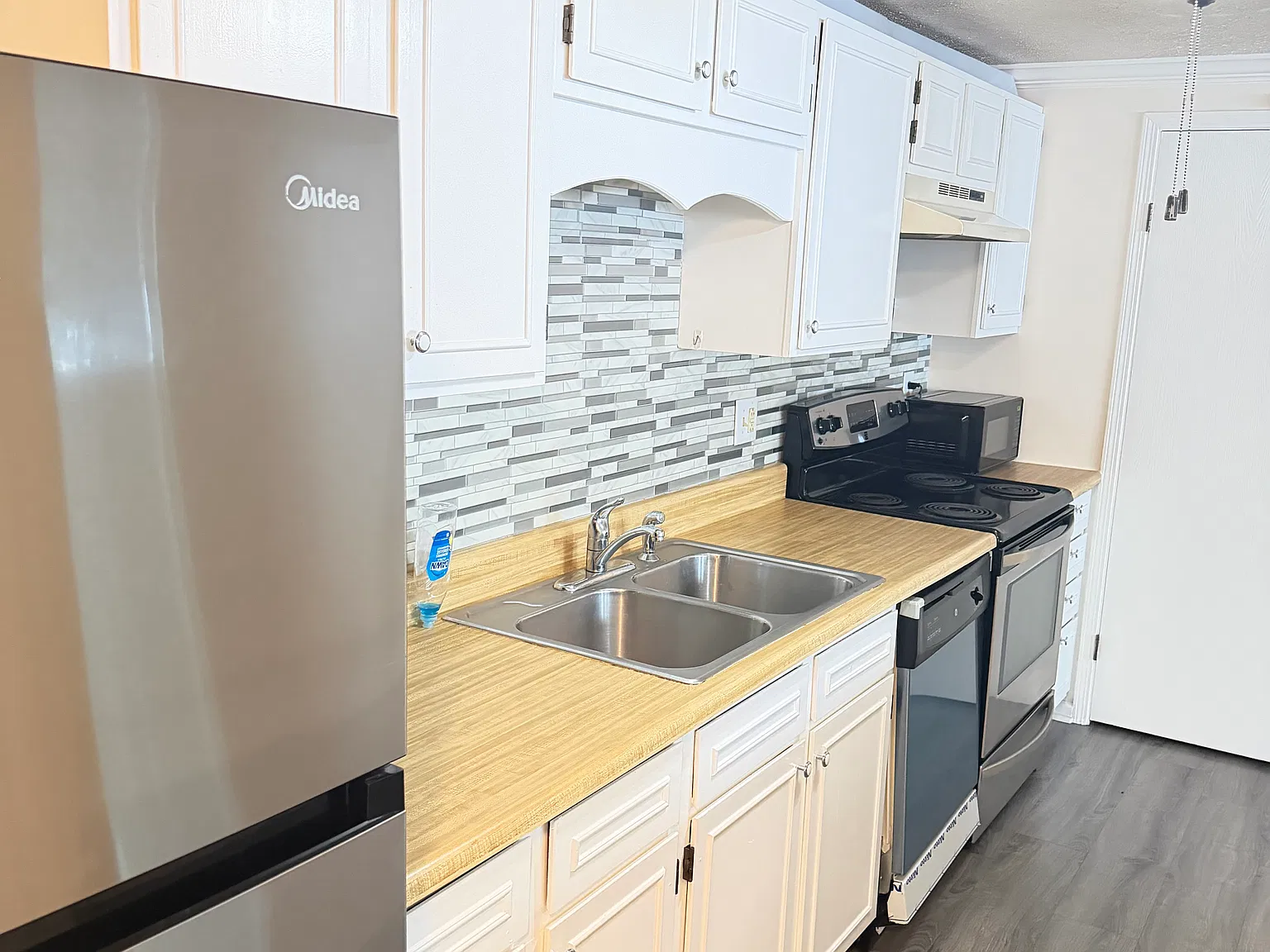 2 bed, 848 sqft, $1,550 — Photo 4