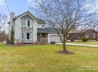 1333 Grace Ave, Rochester Hills, MI 48309