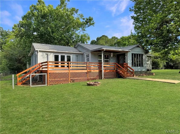 546 Carnation Ln, West Blocton, AL 35184