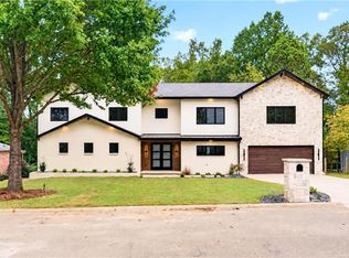 1434 Meadowcreek Ln, Atlanta, GA 30338