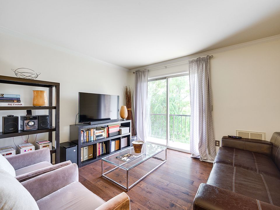 Beautiful wide plank hdwd