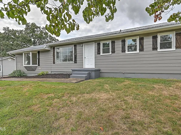1332 McGregor Dr, Kingsport, TN 37660