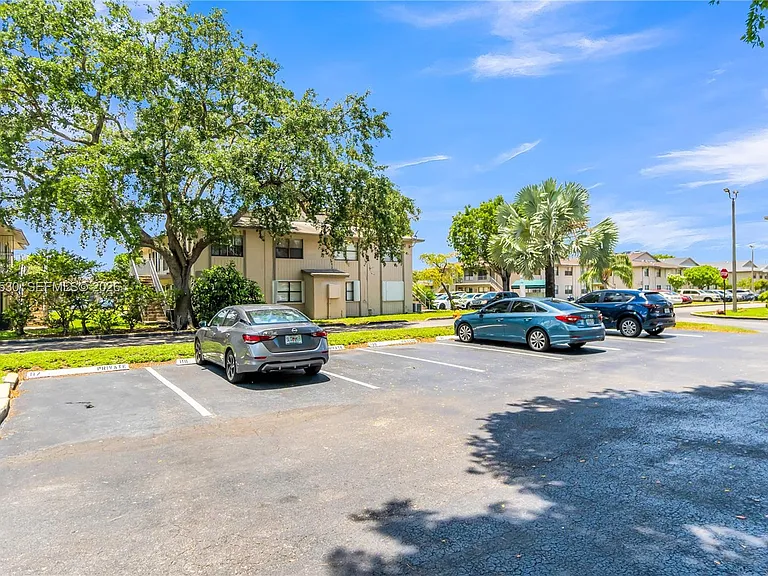 15350 SW 72nd St #24 — Photo 36