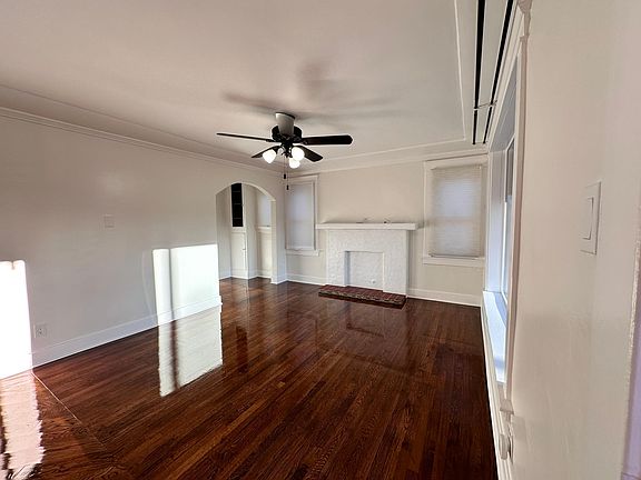 4th image of 242 1/2 Coronado Ave