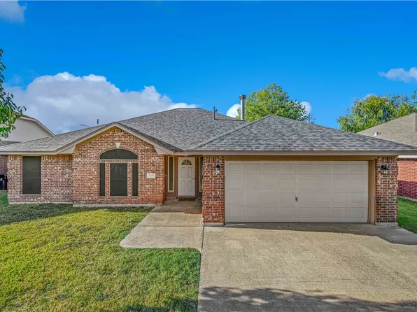1303 Mullins Loop N, College Station, TX 77845