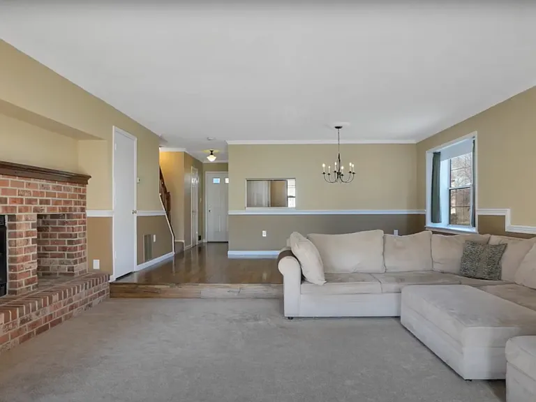 1501 Doolittle Dr — Photo 6