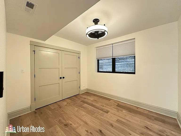 1933 N Fairfield Ave — Photo 18