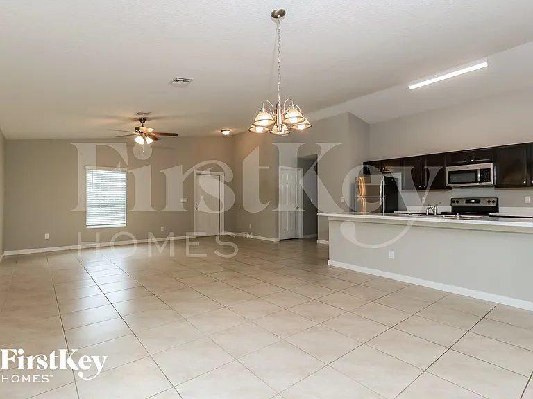 1257 SW Century Ave — Photo 6