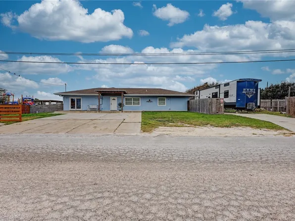 111 Caribbean Dr, Corpus Christi, TX 78418