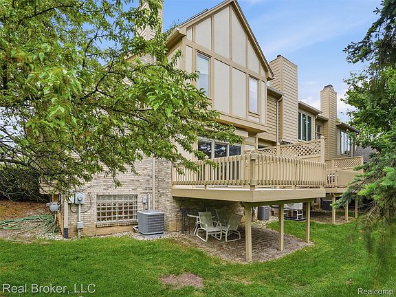 5th image of 2710 Maitland Dr