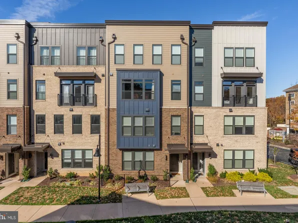 1704 Bandit Loop #20A, Reston, VA 20190