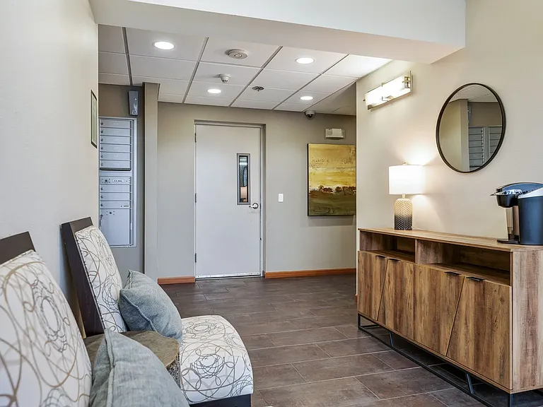Aventine Apartments — Photo 7