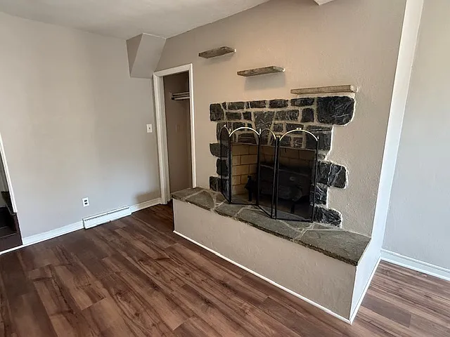 323 Main St — Photo 3