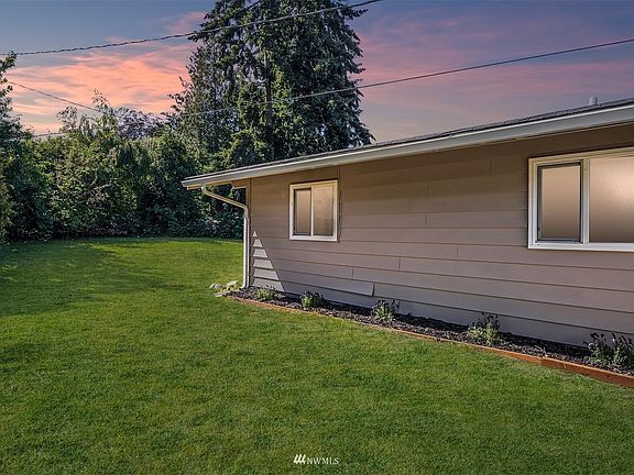 2nd image of 17041 5th Ave NE