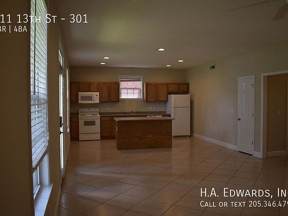 5th image of 811 13th St Unit 301