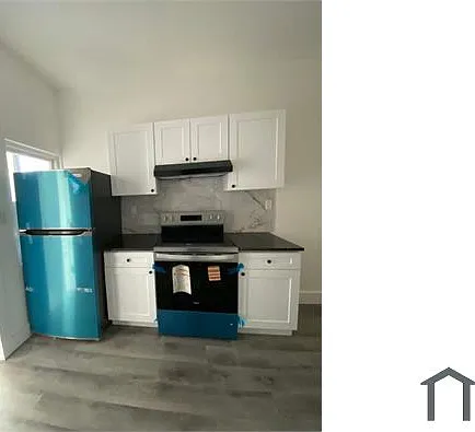 4 bed, $3,500 — Photo 1