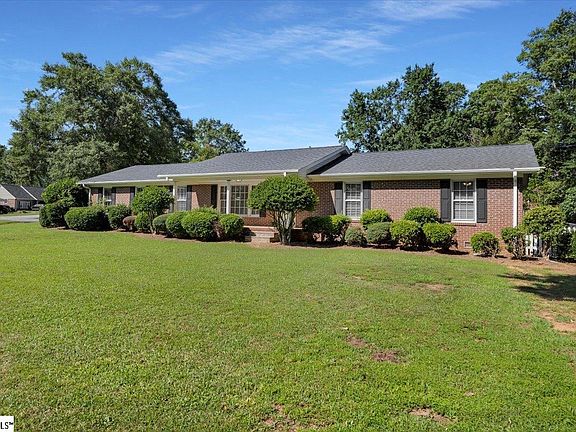 2nd image of 302 Portsmouth Dr