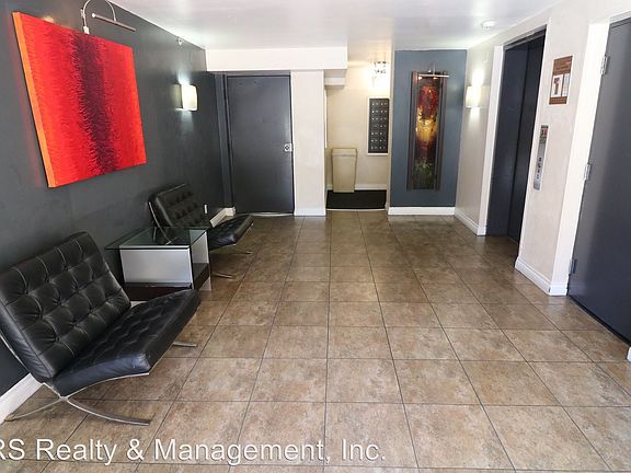 5th image of 5545 Canoga Ave APT 304