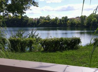1395A Lake Shore Dr, Columbus, OH 43204