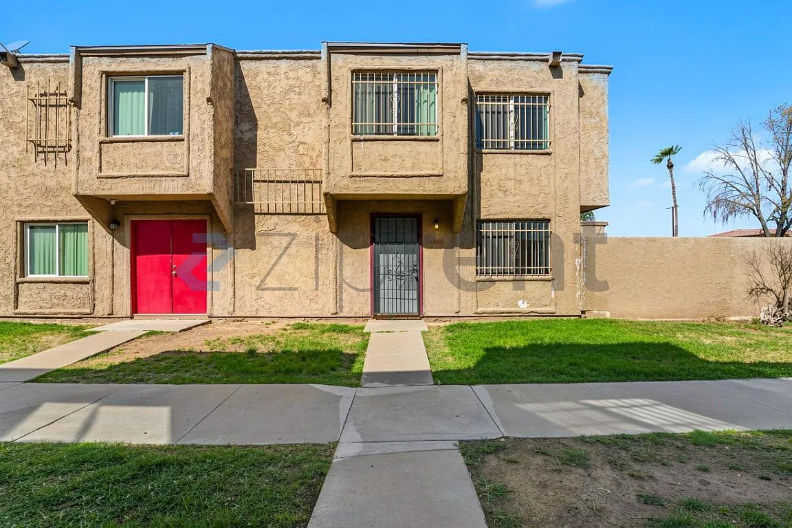 3 bed, 1.5 bath, 1008 sqft, $1,800 — Photo 2