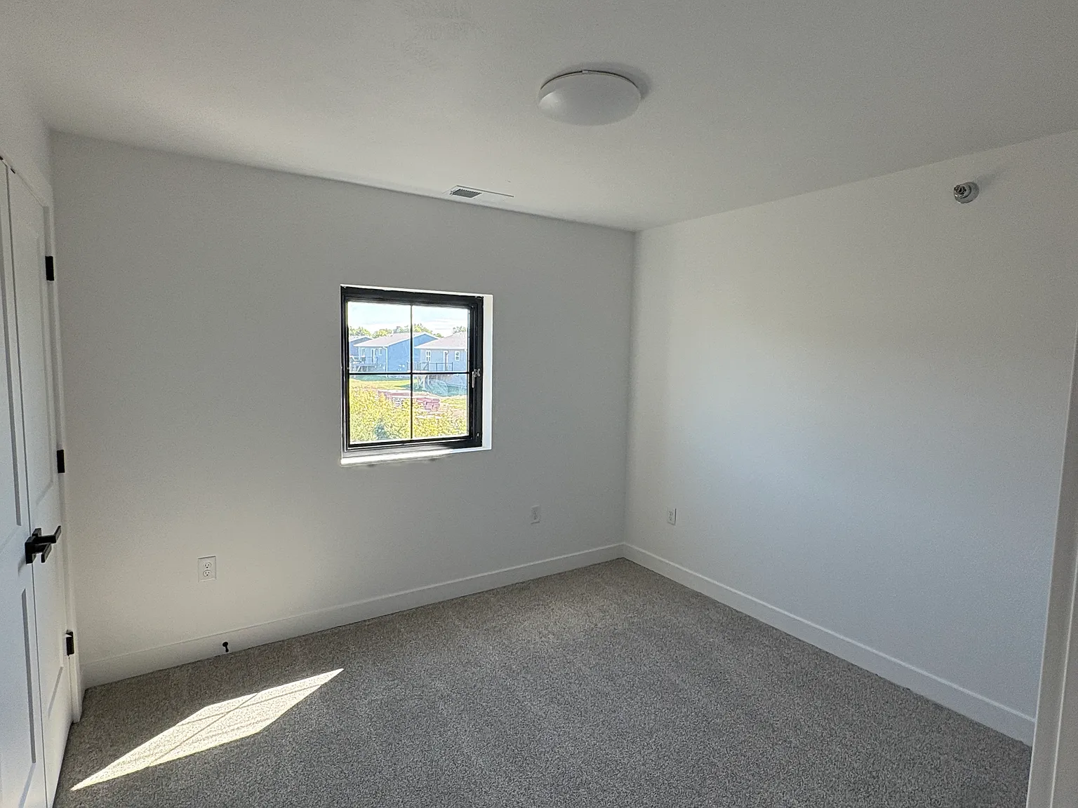 3 bed, 1220 sqft, $1,500 — Photo 4