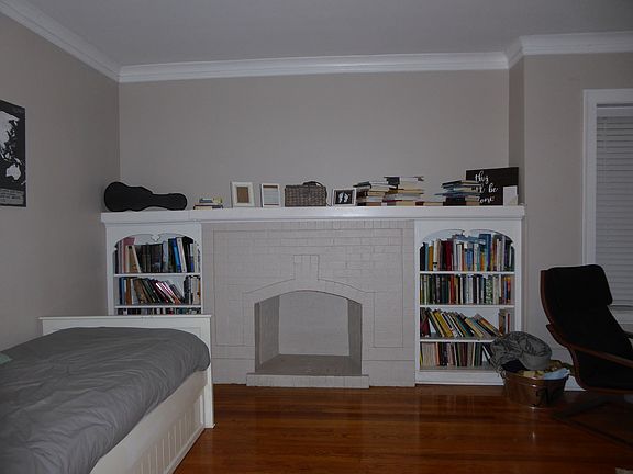 5th image of 6610 N Artesian Ave #1