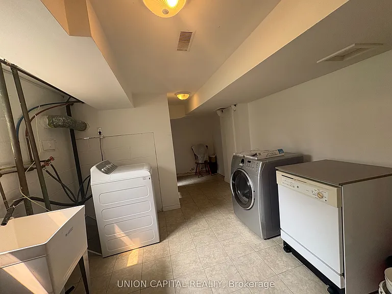 248 James Ave #LOWER — Photo 15