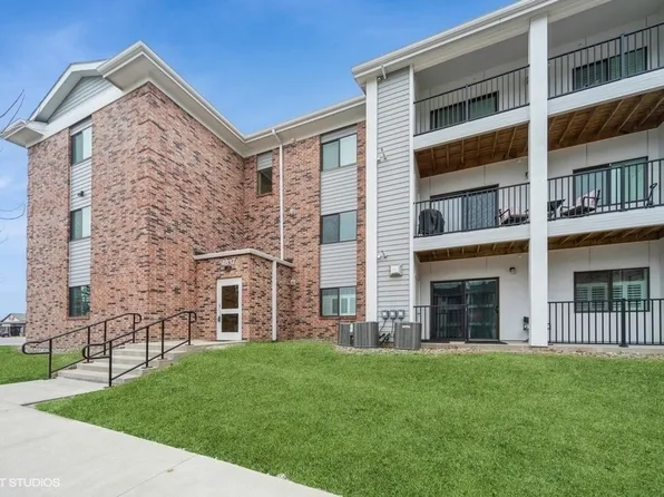 4837 86th St APT 31, Urbandale, IA 50322