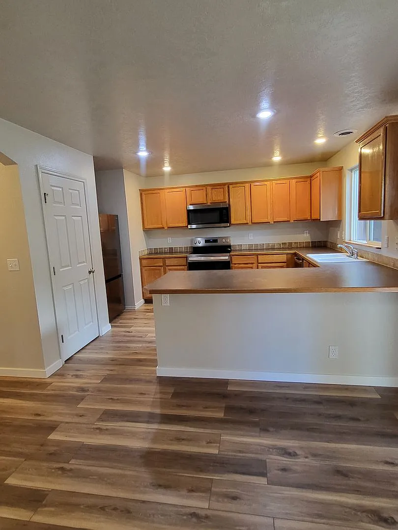 Beautiful Meridian Home — Photo 2