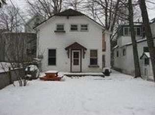 16 Elm St, Lake Placid, NY 12946