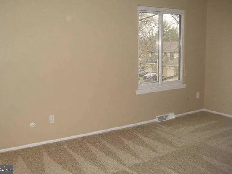 205 Bernard Ct — Photo 18