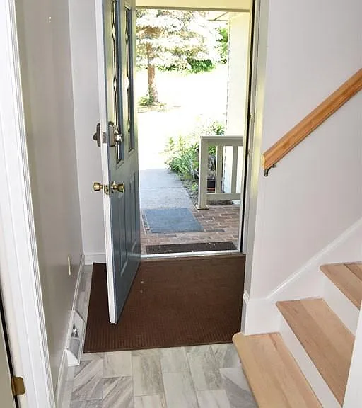 105 N Valley Rd — Photo 7