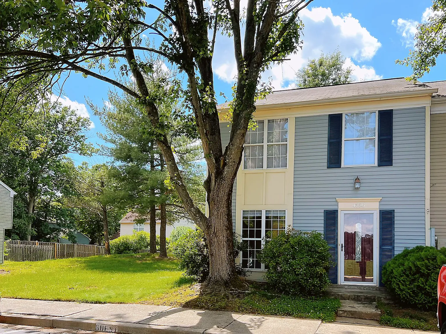 3 bed, 1.5 bath, 1160 sqft, $2,295 — Photo 2