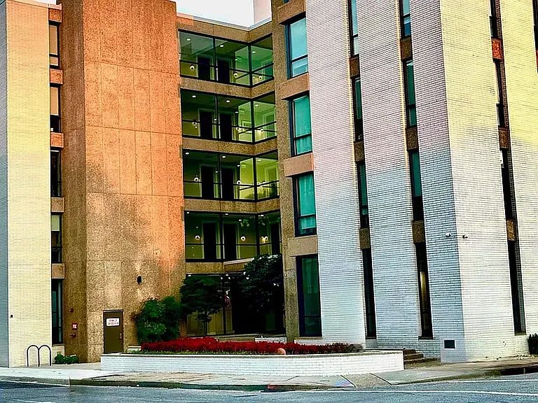 Duke Grace Apartments — Photo 7