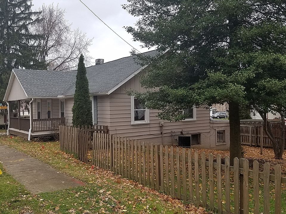 1st image of 806 Clover Ave