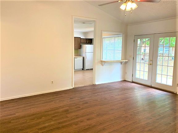 4th image of 5136 Meadow Creek Dr