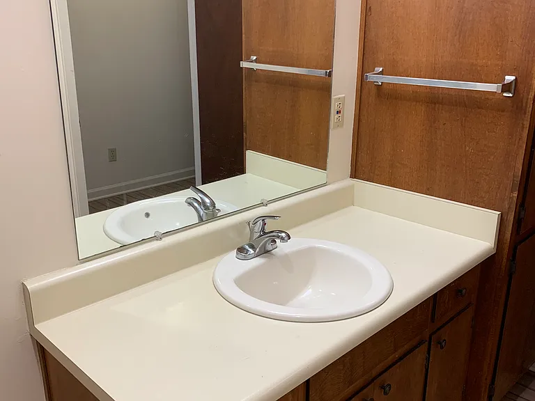 1029 Lawhorne Dr — Photo 14