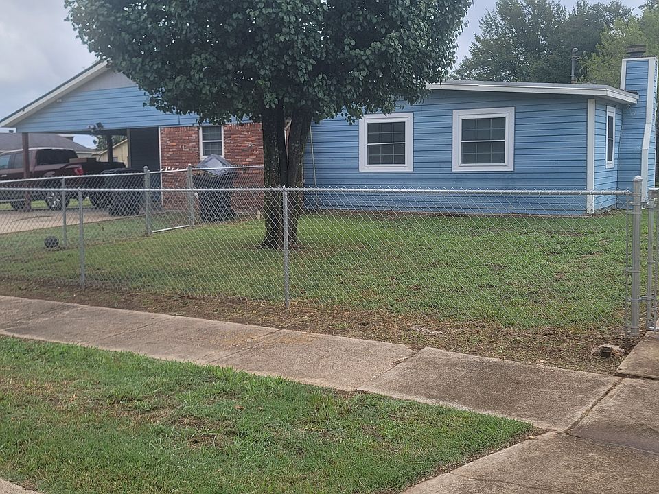 RV parking in rear