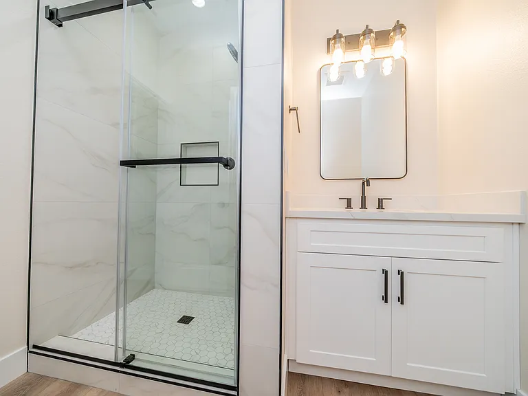 11186 Vernon Ave #B — Photo 20