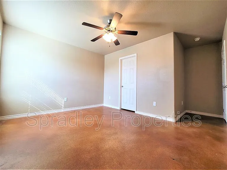 737 Laila Ln — Photo 7
