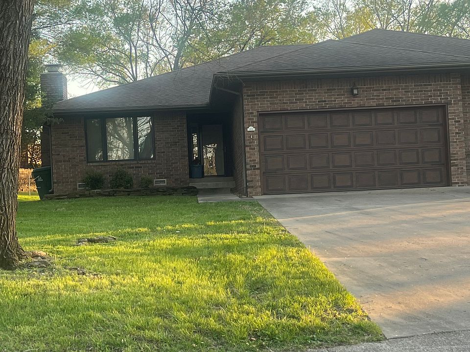 2nd image of 35A Parkwood Pl #B