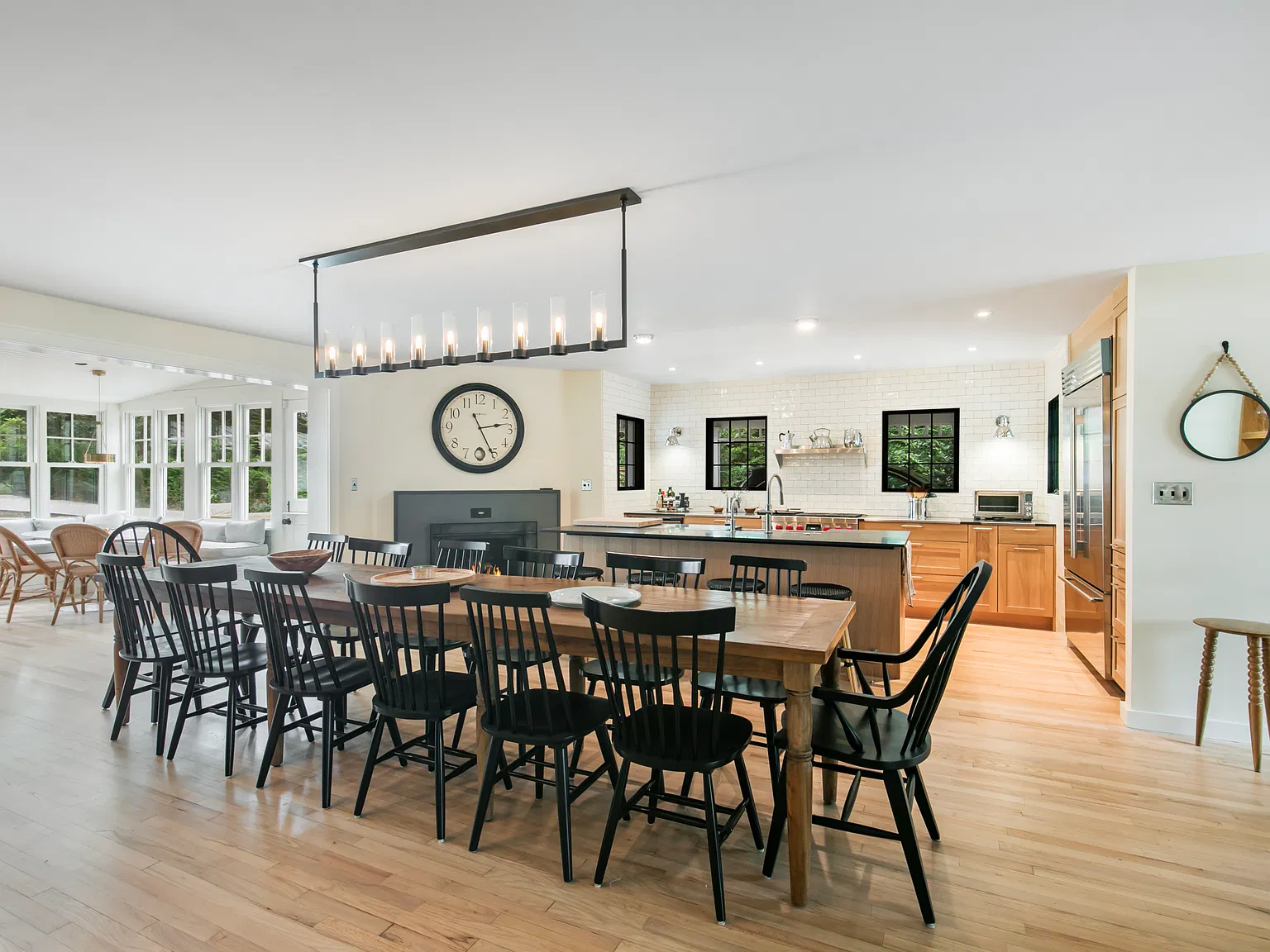 The White House North Fork a stunningly renovated 1800's estate — Photo 4