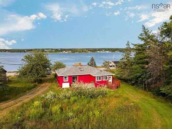 1680 West St, Queens, NS B0J 2T0