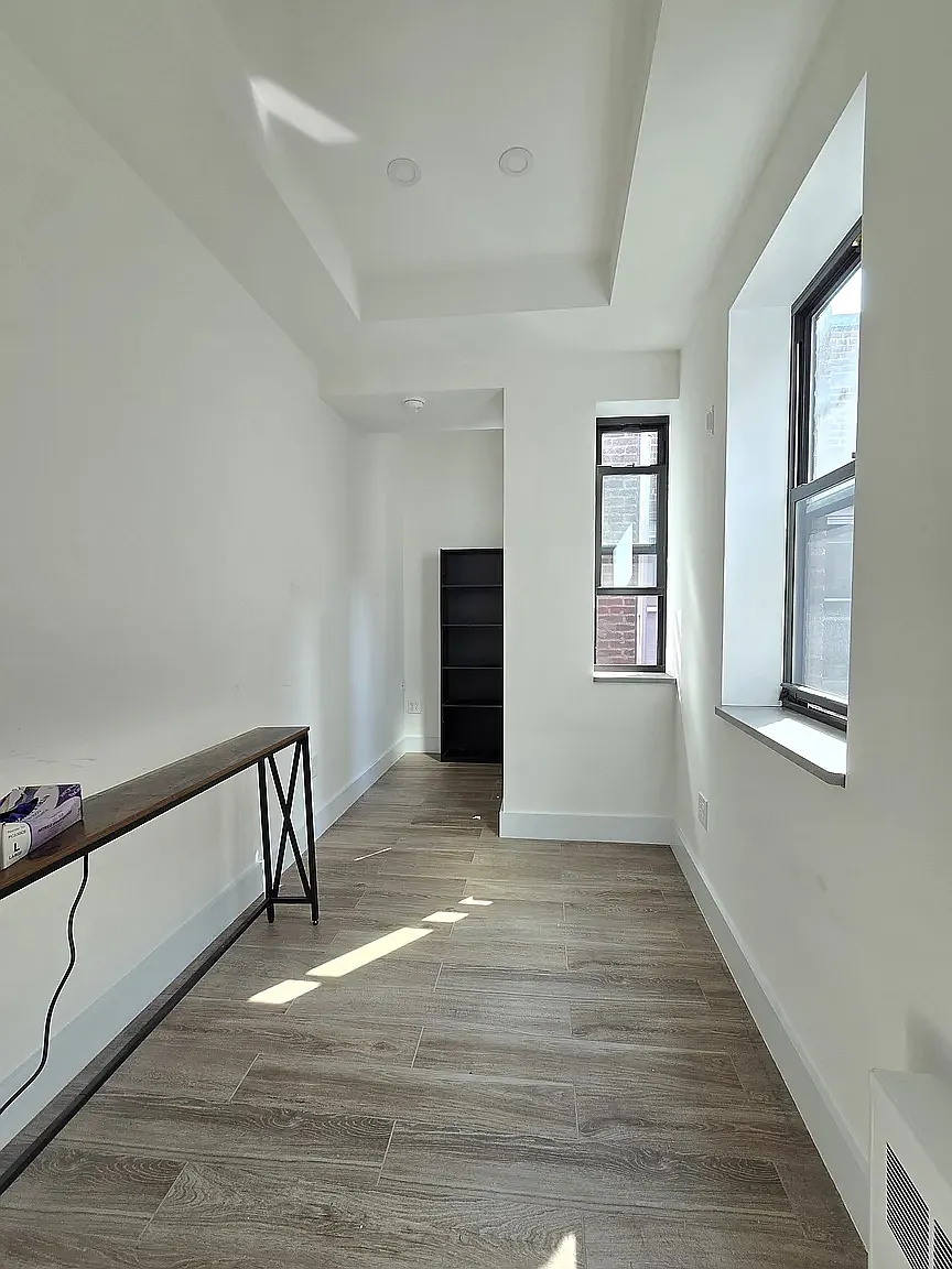 235 East 24th Street — Photo 3