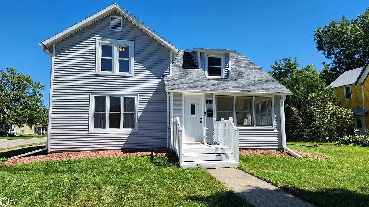 3 bed, 1.5 bath, 1989 sqft, $1,280 — Photo 2