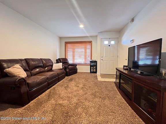 3rd image of 128 Milton Ave