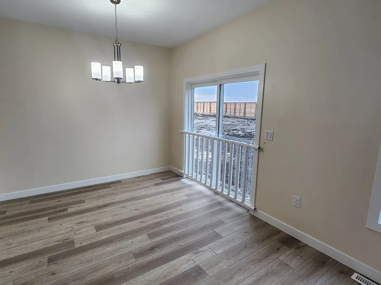 254 Whitehorn Cres — Photo 7